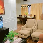Petronella Apartment A1 Marina Court